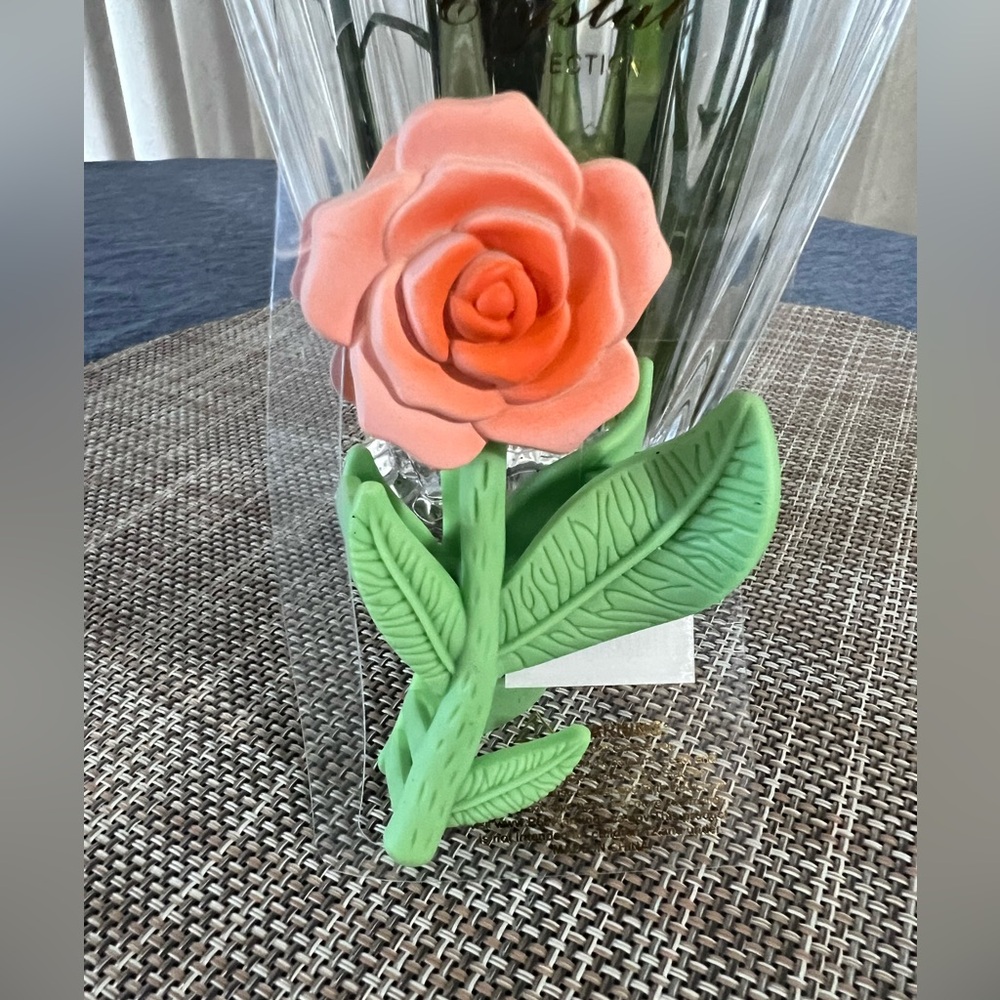 HAIR CLIP Floral NWT Silicone Peach Rose with Green Leaves